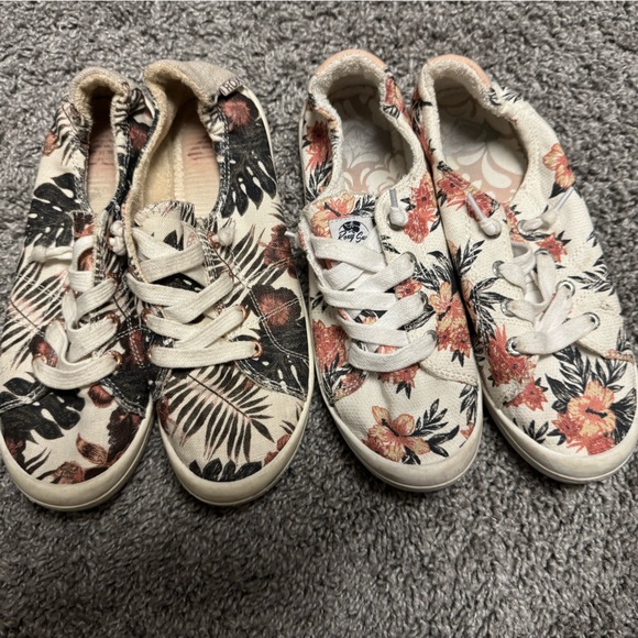 Roxy sneakers size 7.5 - Picture 1 of 7